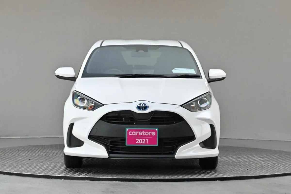 Toyota Yaris 1.5 PETROL HYBRID **9"ANDROID CAR PLA - Image 2