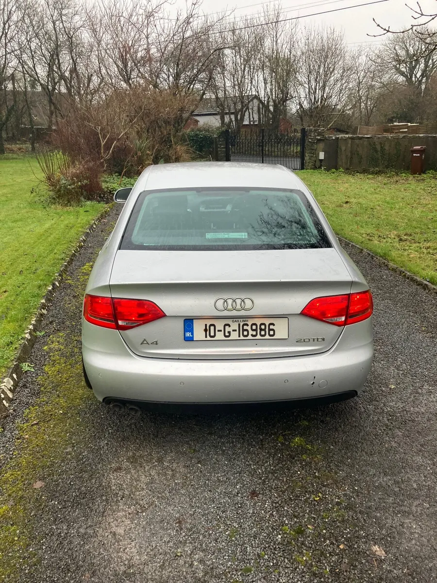Audi A4 2010 - Image 2