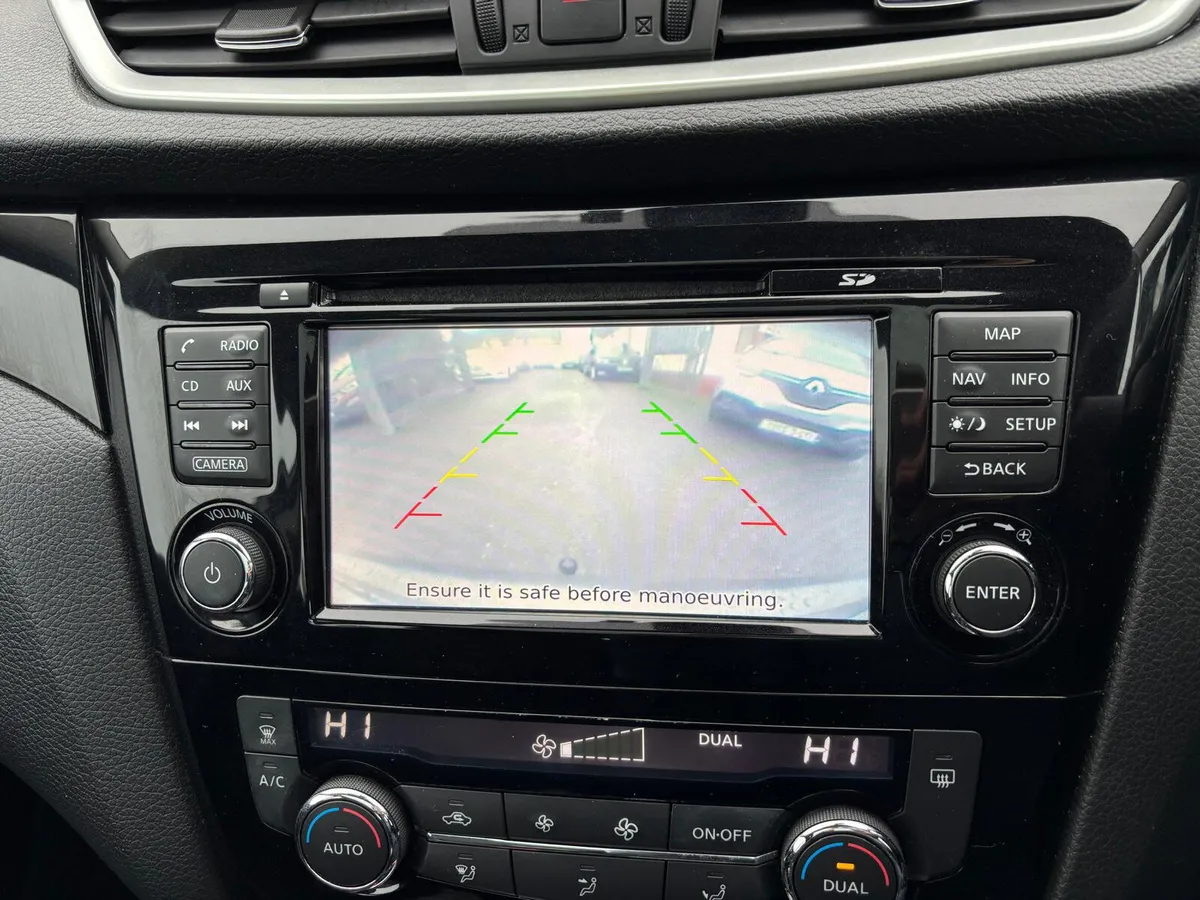 Nissan Qashqai 2017  1.2  PETROL  SV  LOW  MILEAGE - Image 4