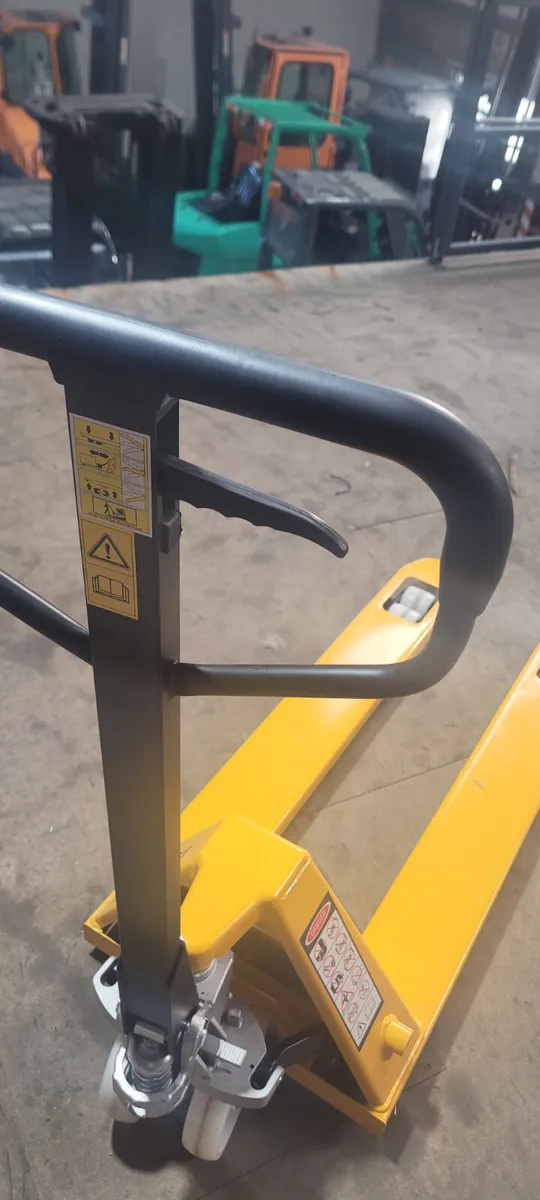 Euro Hand Pallet Trucks - Image 3