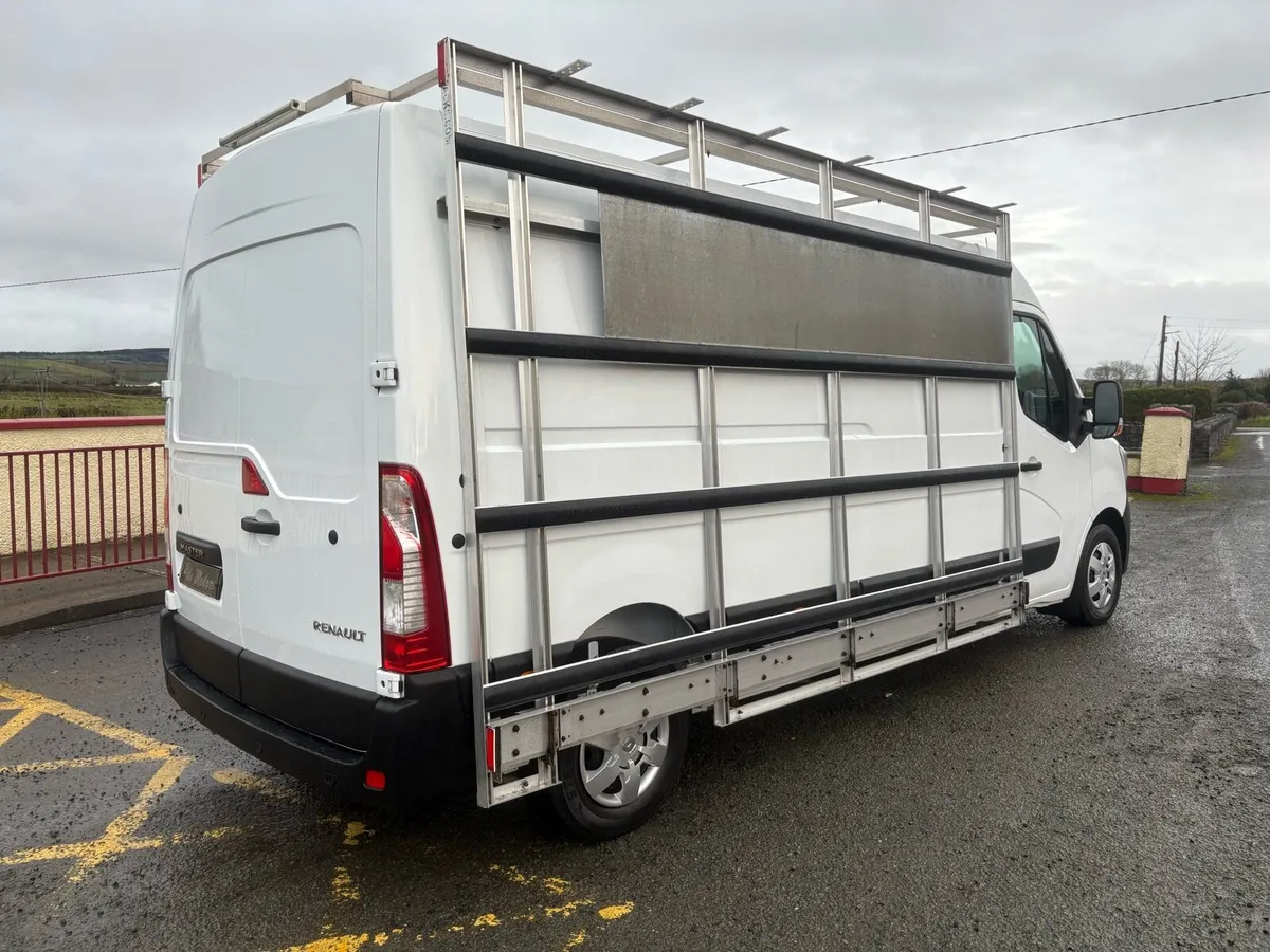 2022 (222) RENAULT MASTER LM35 BUSINESS + - Image 3