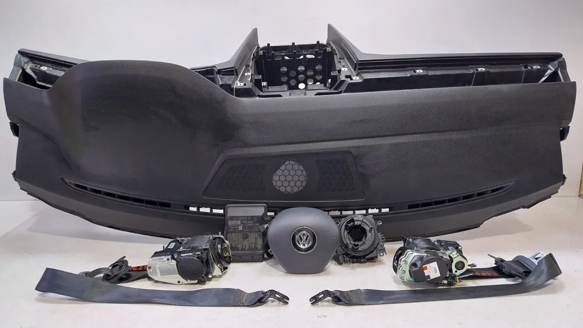 2017 Volkswagen Passat Airbag Set - Image 1