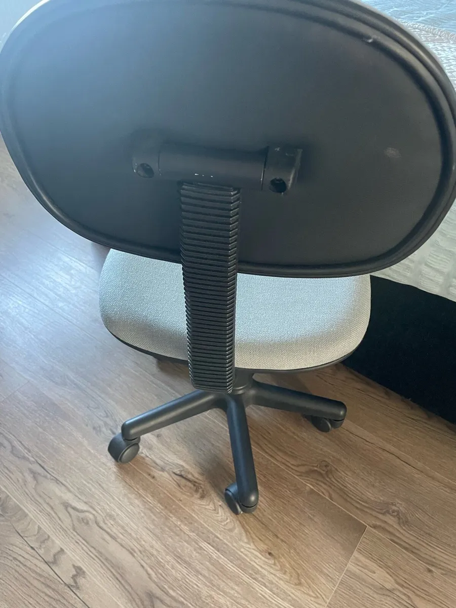 Office chair - Image 2