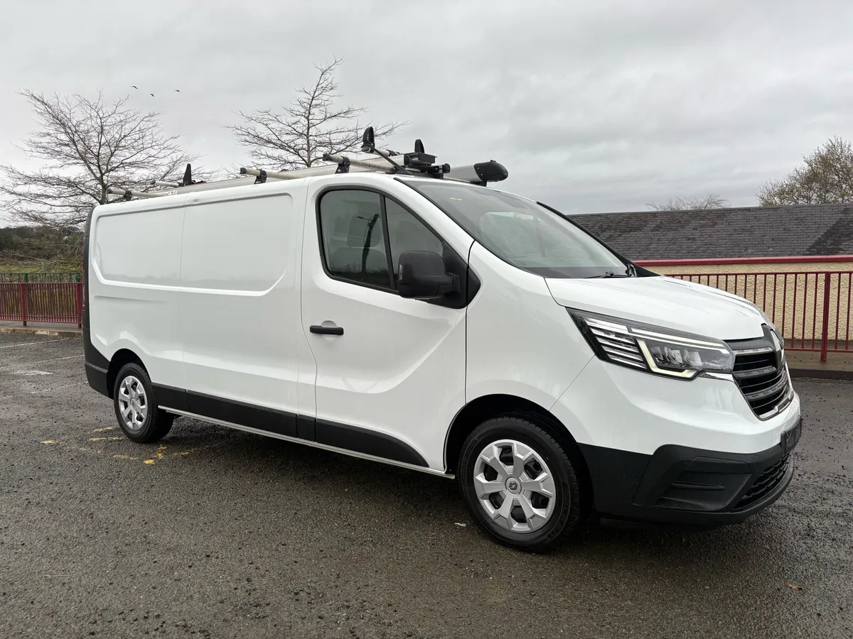 2022 (221) RENAULT TRAFIC 2.0 130BHP LWB - Image 1
