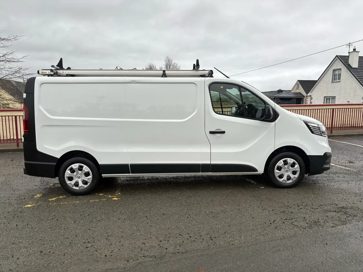 2022 (221) RENAULT TRAFIC 2.0 130BHP LWB - Image 2