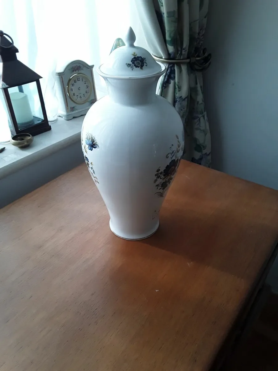 Beautiful large Tara vace - Image 3