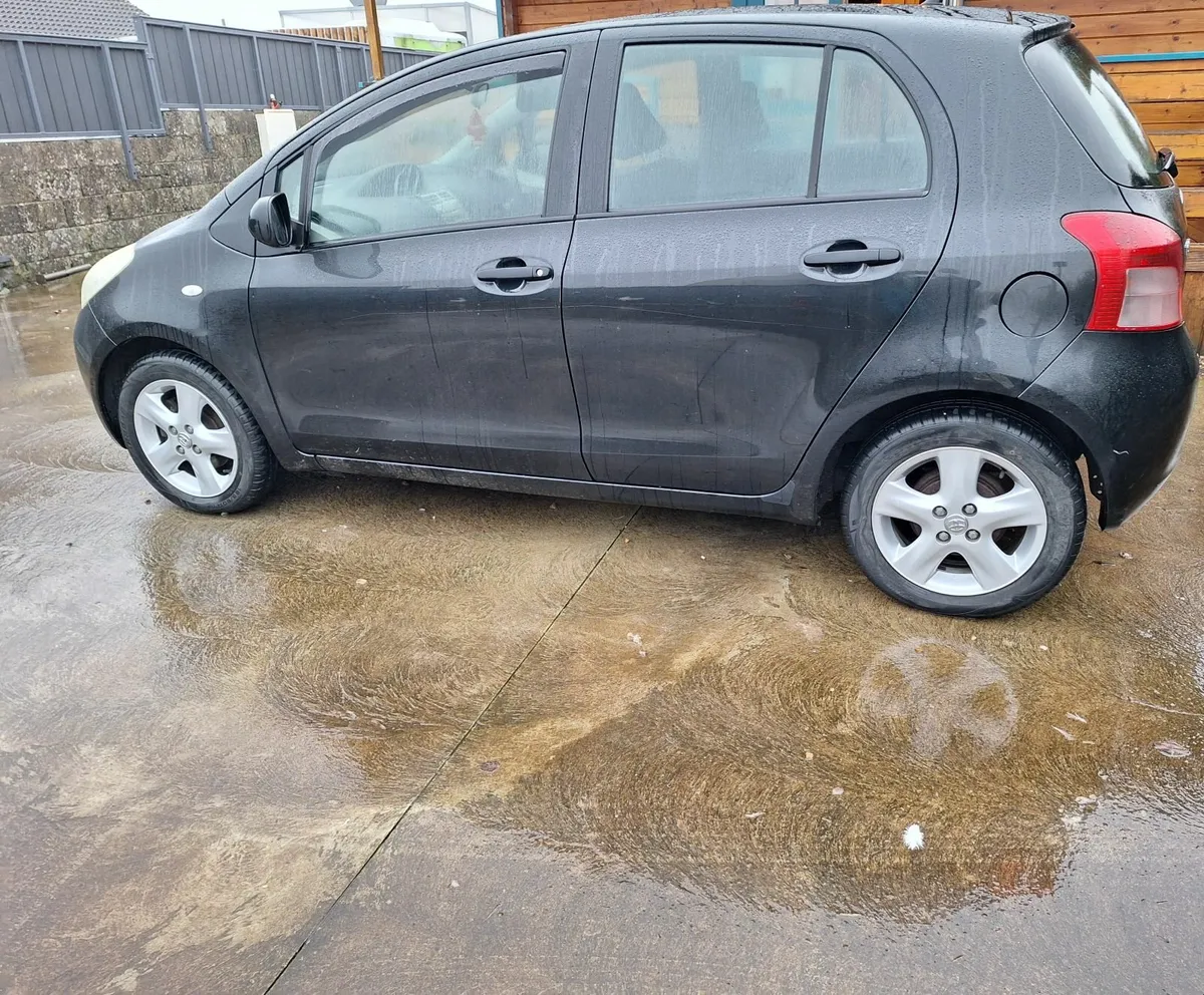 Toyota Yaris 2006 - Image 4