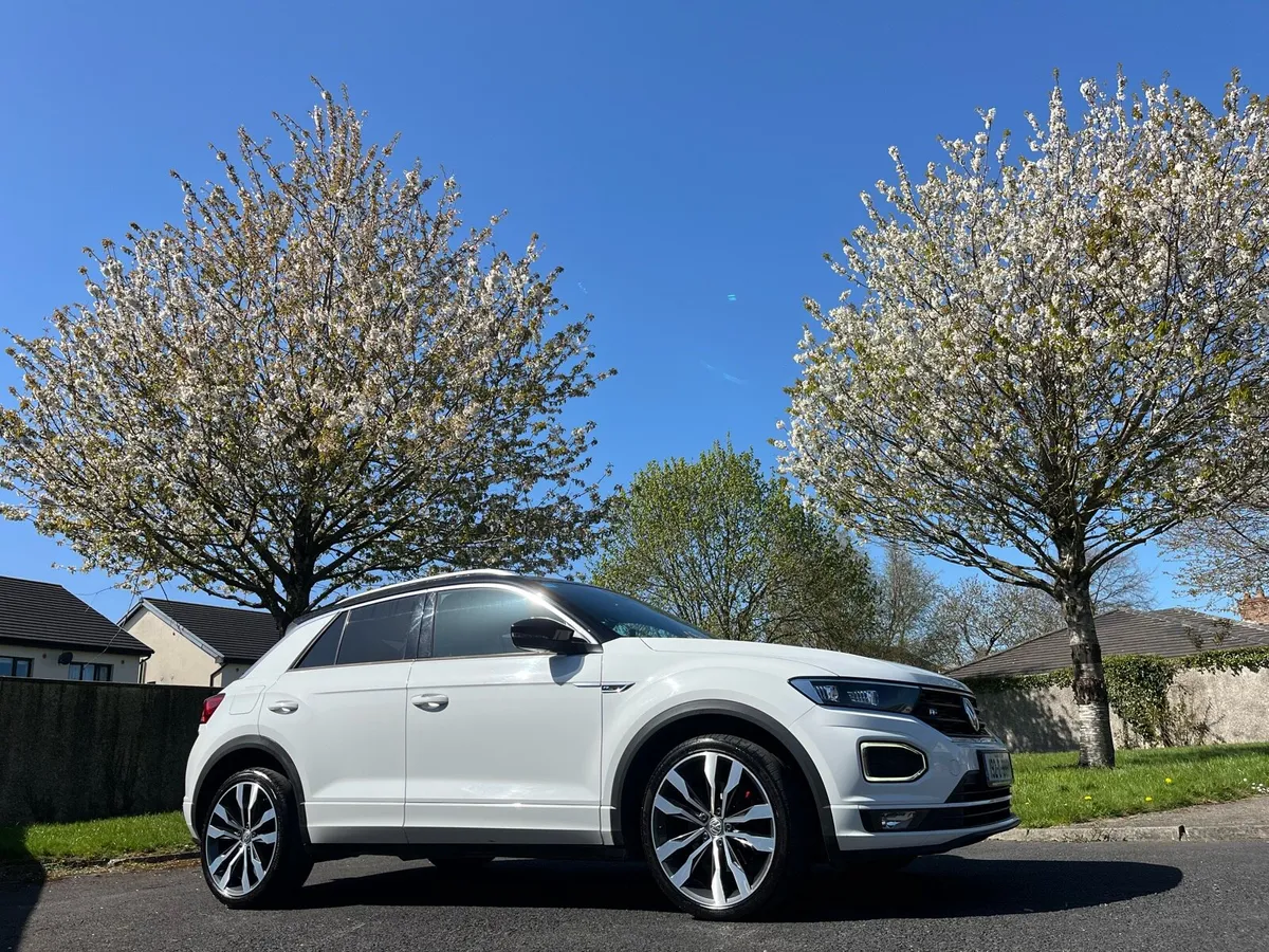 VW TROC R-line Full Spec Petrol 1.5 TSI sunroof - Image 2