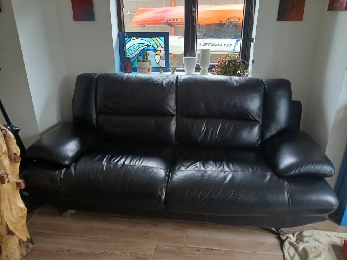 Leather couch - Image 2