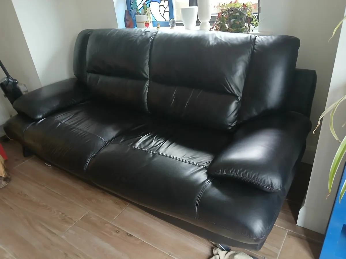 Leather couch - Image 3