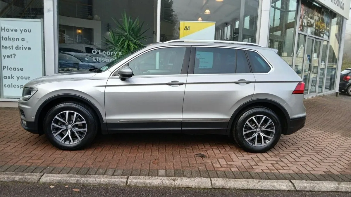 Volkswagen Tiguan 2.0 TDI 150HP Comfortline, FSH, - Image 4