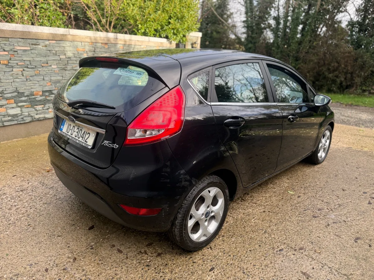 2010 Ford fiesta Automatic only 75,000km - Image 3
