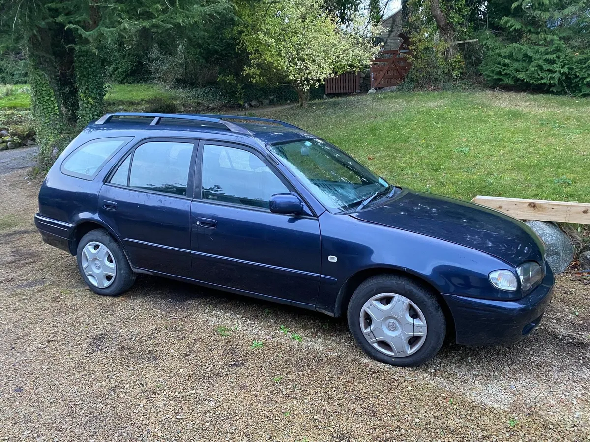 Toyota Corolla 2001 - Image 1