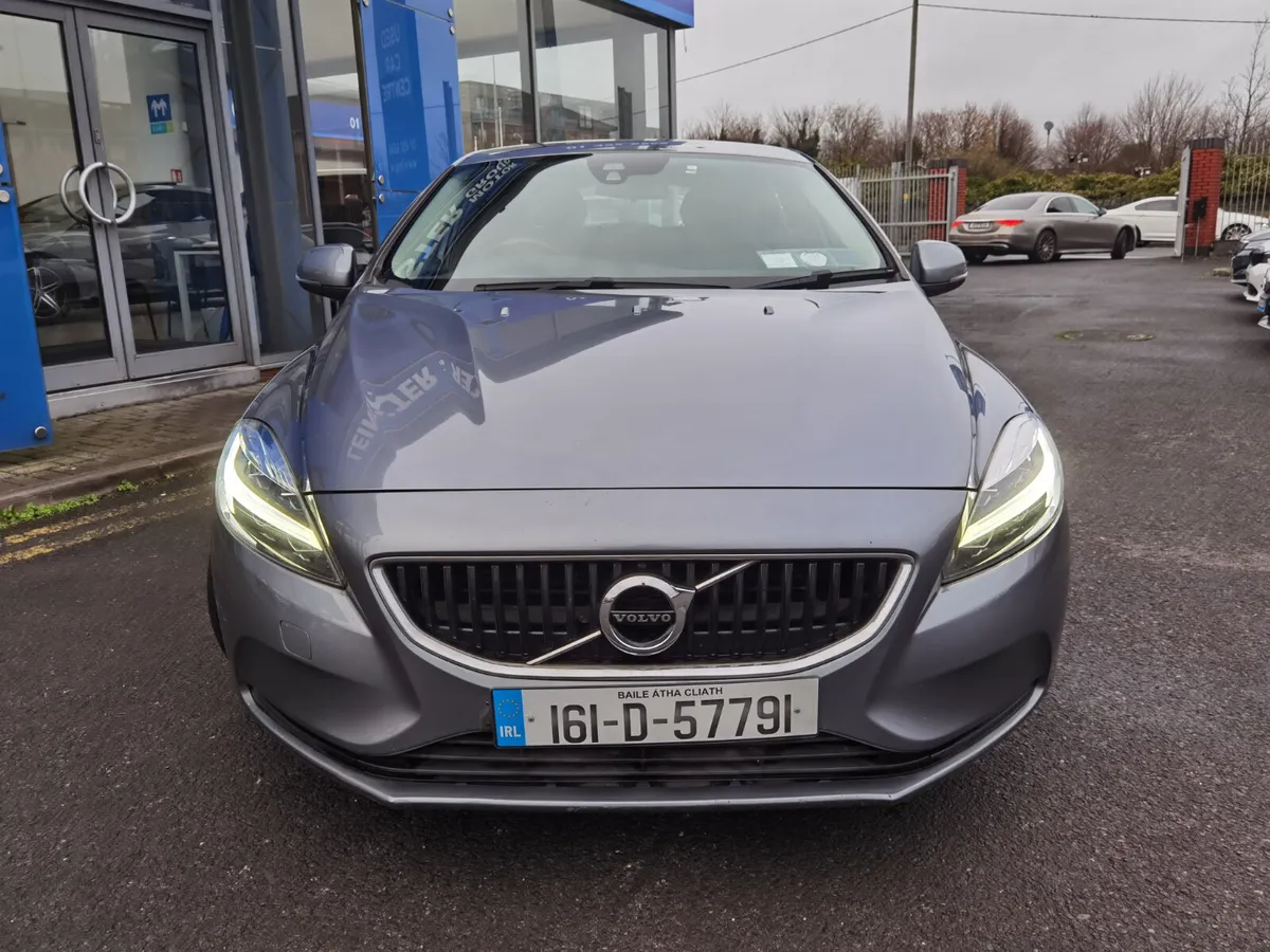 VOLVO V40 2.0 D2 MOMENTUM 120BHP - Image 2