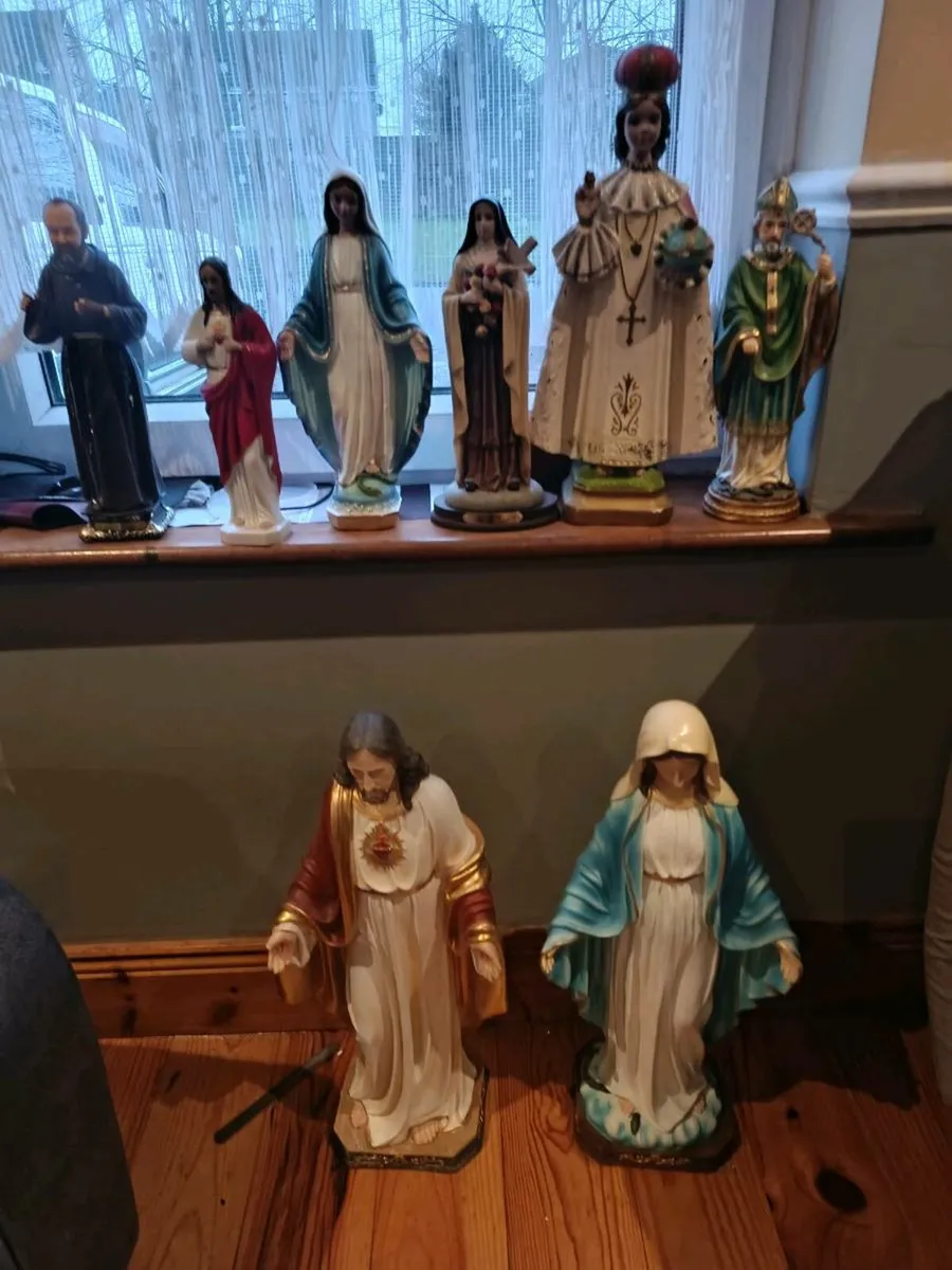 Holy statues - Image 3
