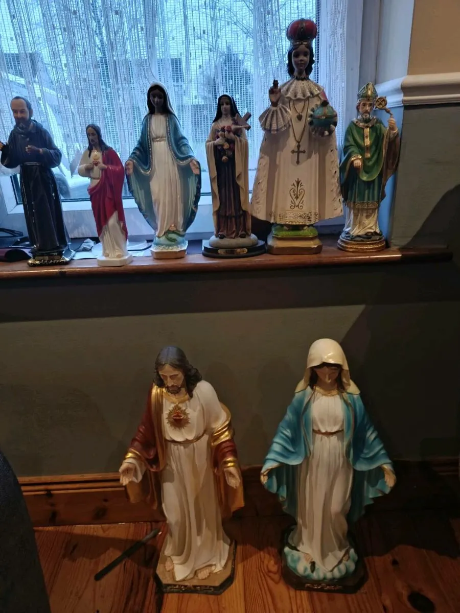 Holy statues - Image 4