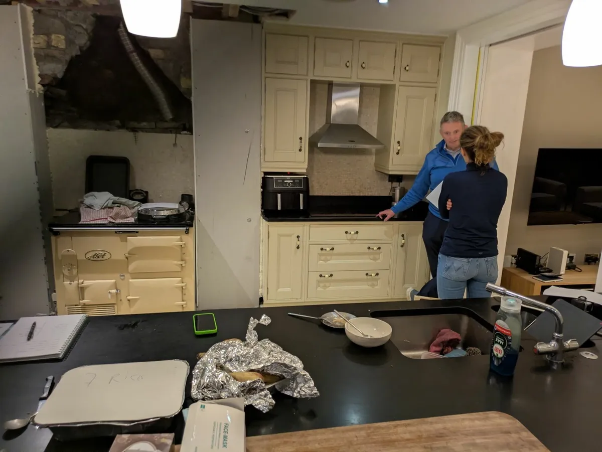 Kutchen units and worktop - Image 2