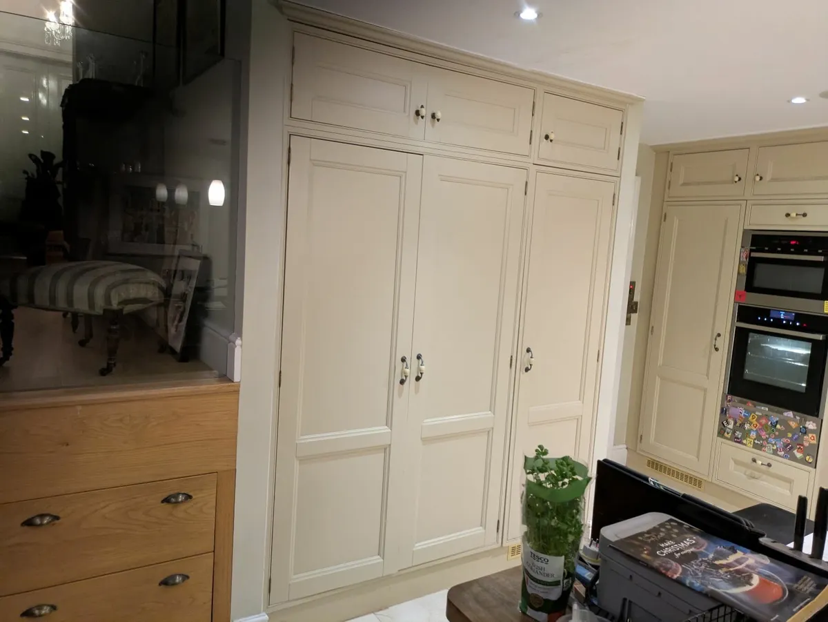 Kutchen units and worktop - Image 4