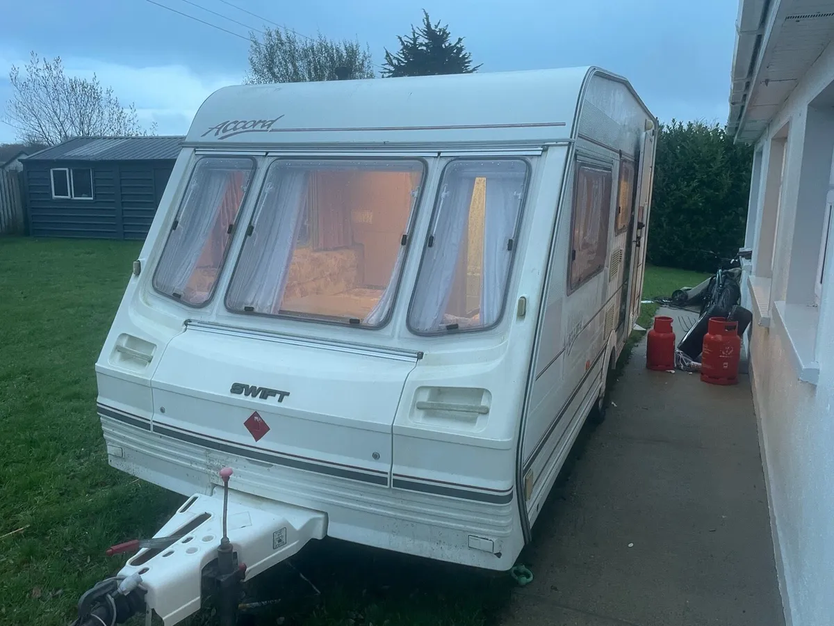 4 birth rare layout Caravan - Image 1