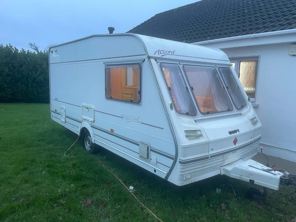 4 birth rare layout Caravan - Image 2