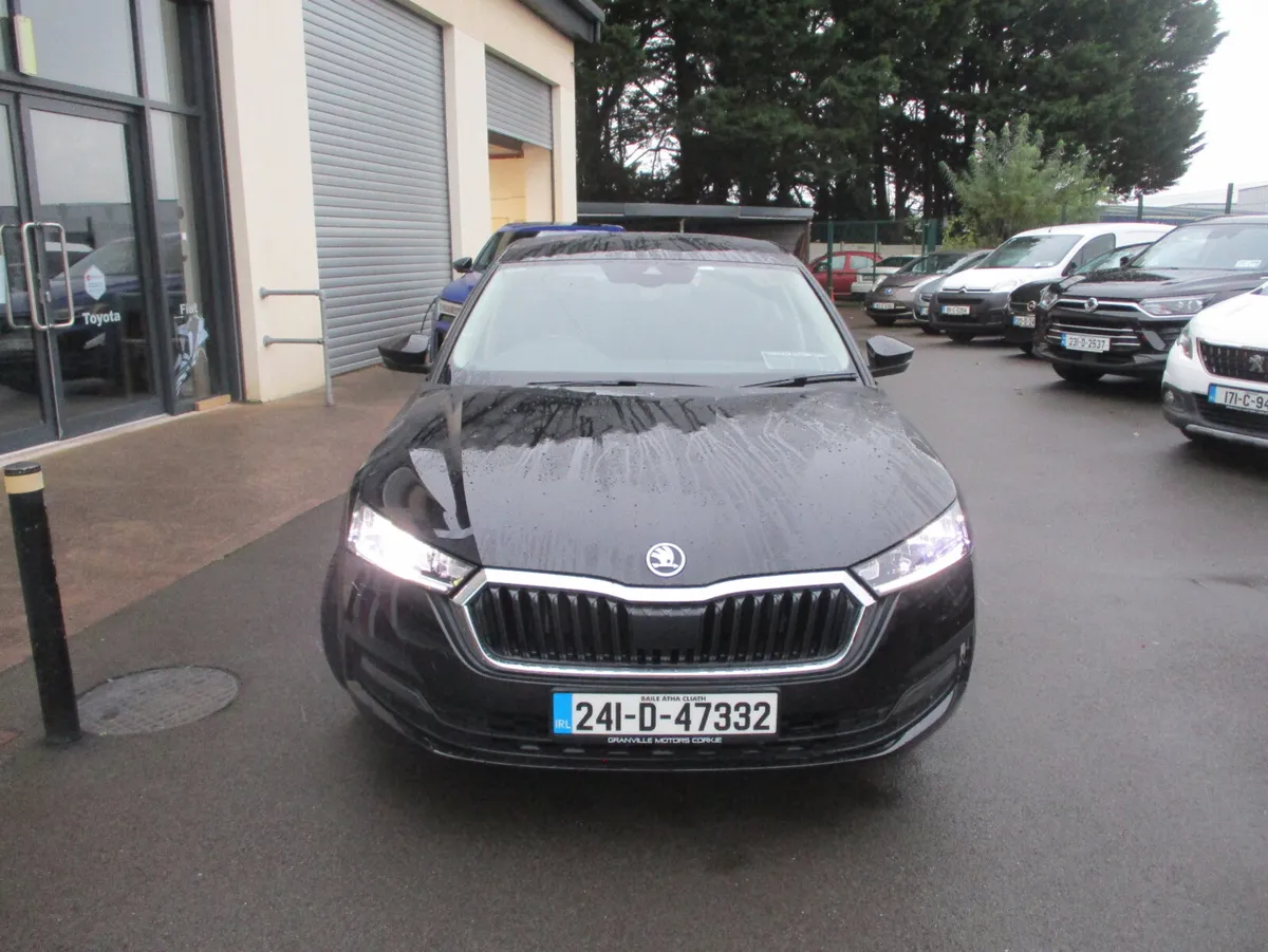 Skoda Octavia Ambition 2.0 TDI 2024 - Image 2