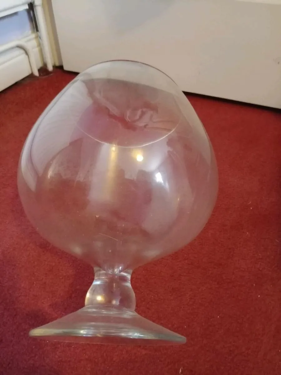 Large display Brandy glass - Image 1