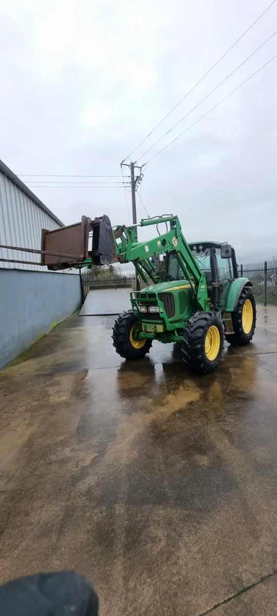2004 John Deere 6120 - Image 4