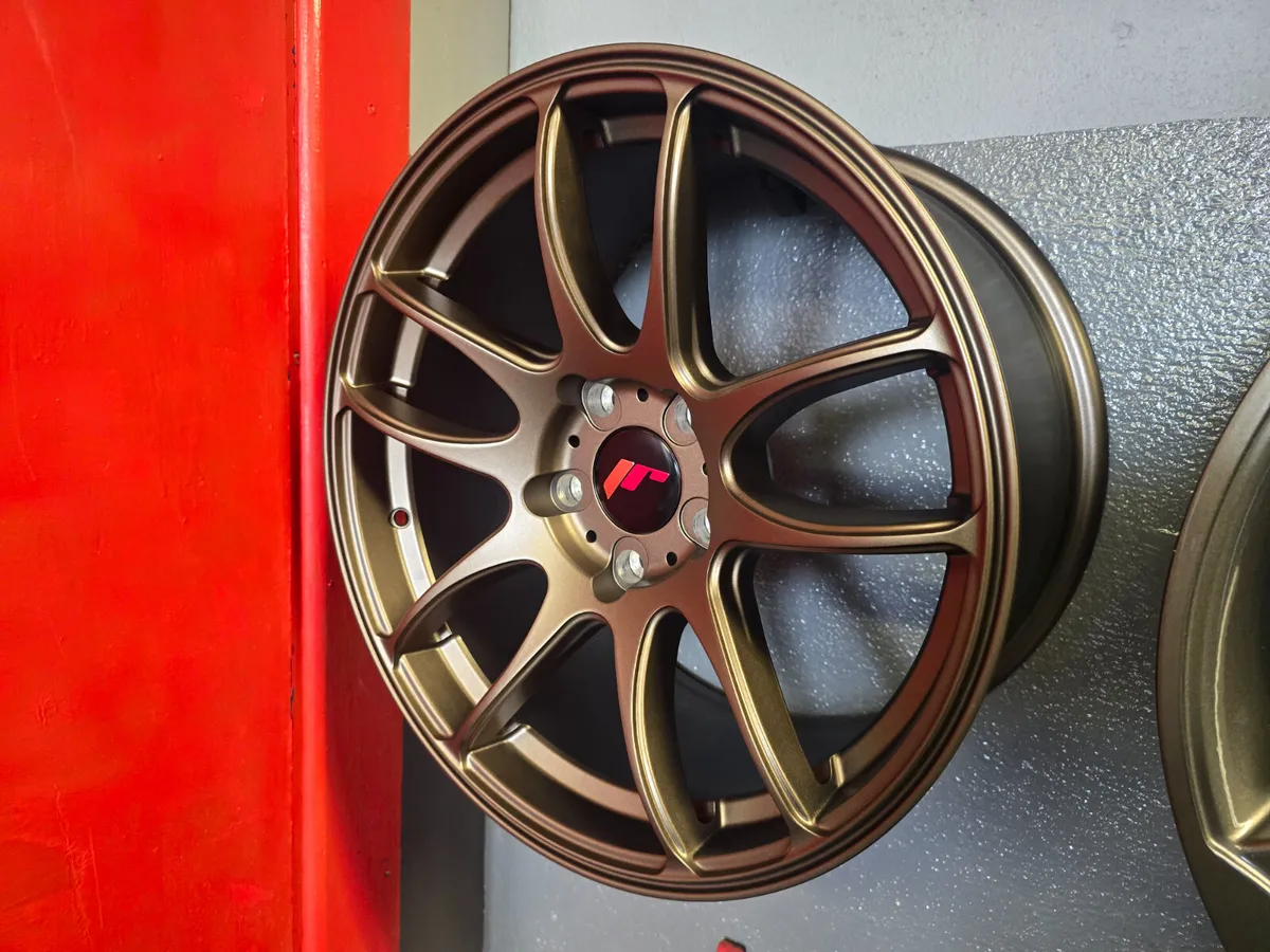 **Special** 17" Japan Racing JR-29