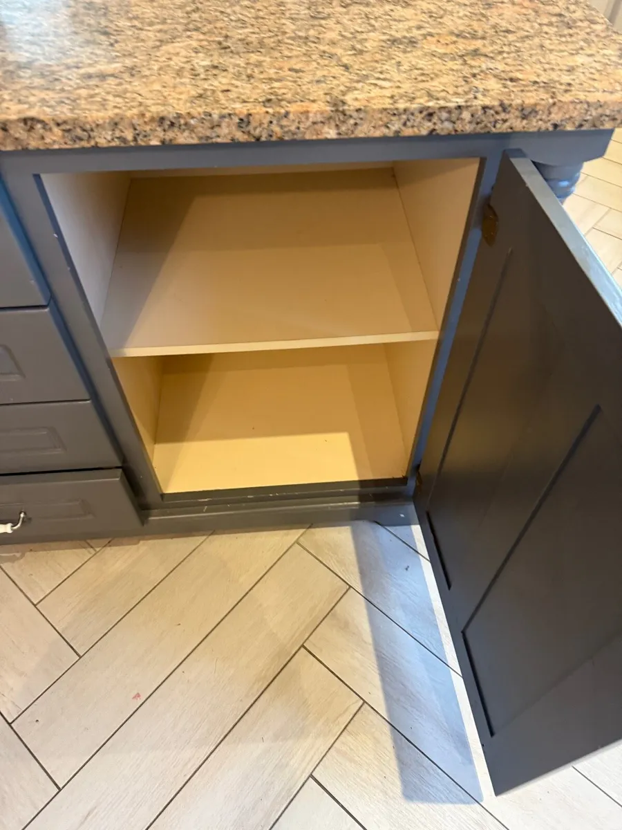 Solid dresser and island unit - Image 2