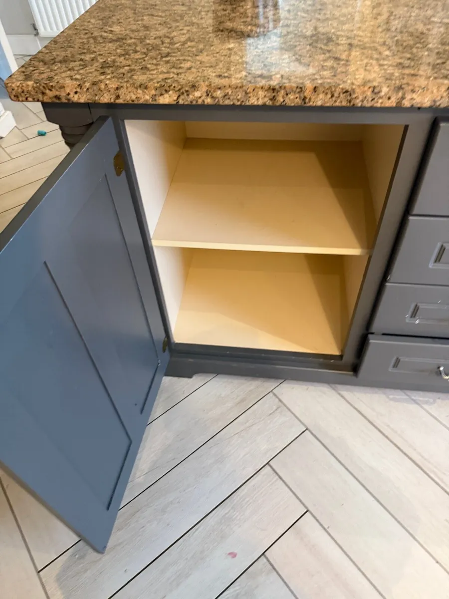 Solid dresser and island unit - Image 3