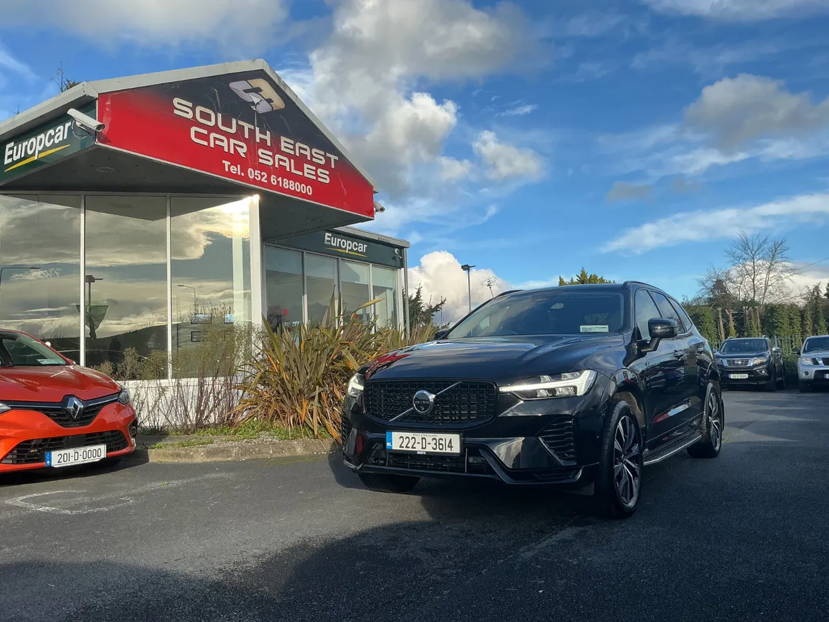 2022 VOLVO XC60 B4 PLUS DARK AUTO - Image 2