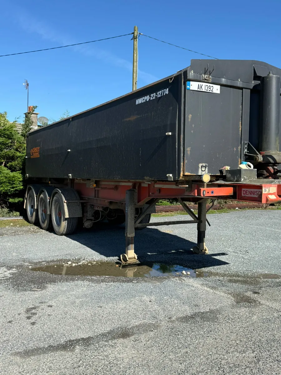 2004 Dennison Tri-axle Bulk Tipping Trailer - Image 1