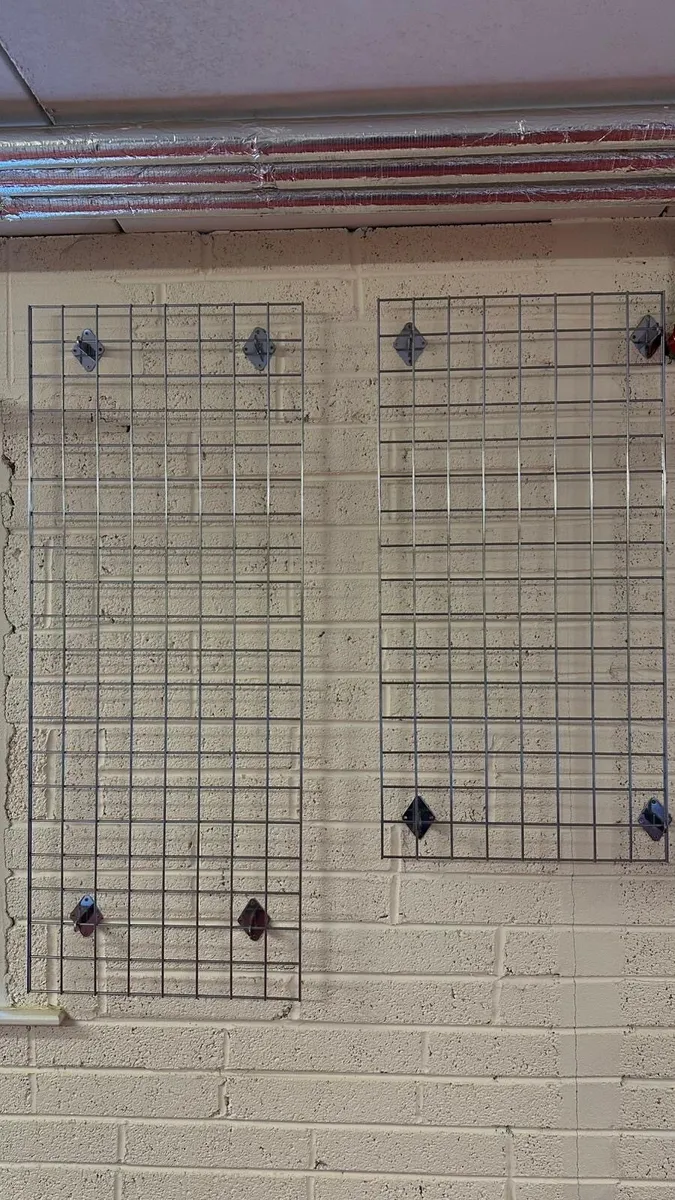 For sale shop shelves grid wall desk till - Image 3