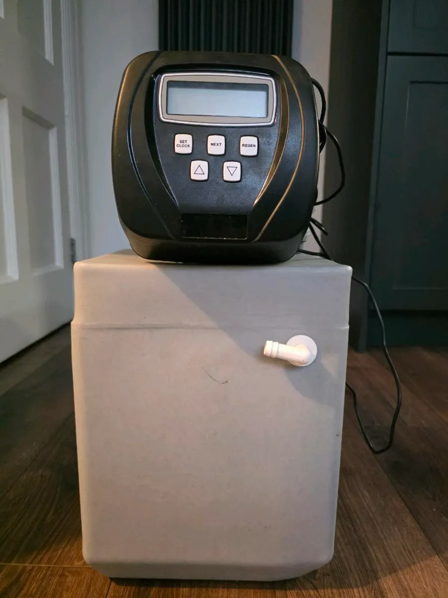 Water Softening tank - Image 1