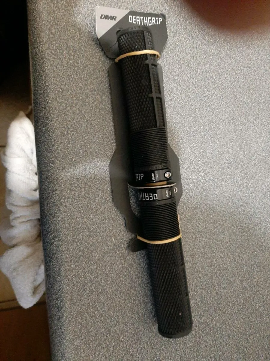 Bike grips New death grip - Image 1