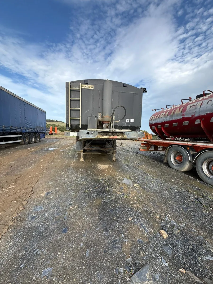 2007 Dennison Tipping Trailer - Image 3