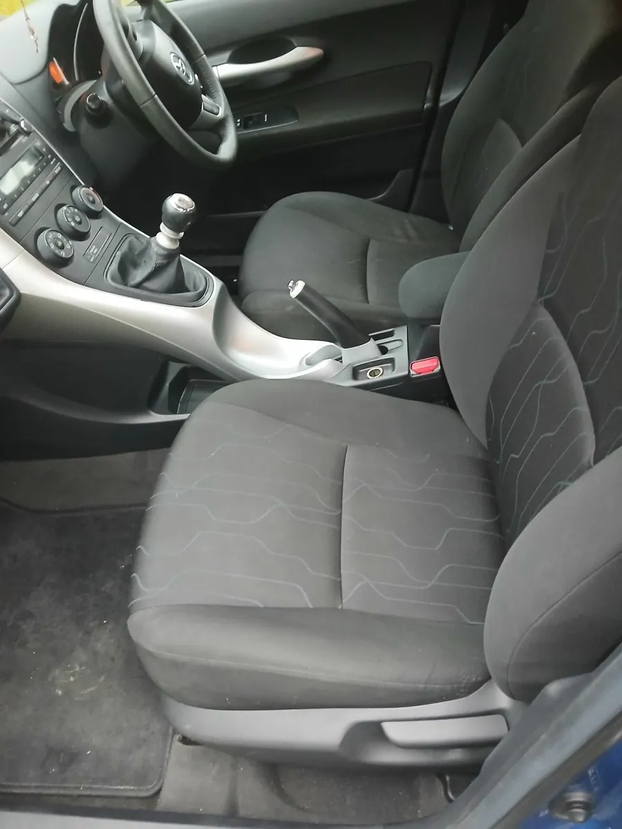 Genuine  Low Mileage  Toyota Auris 2010 - Image 2