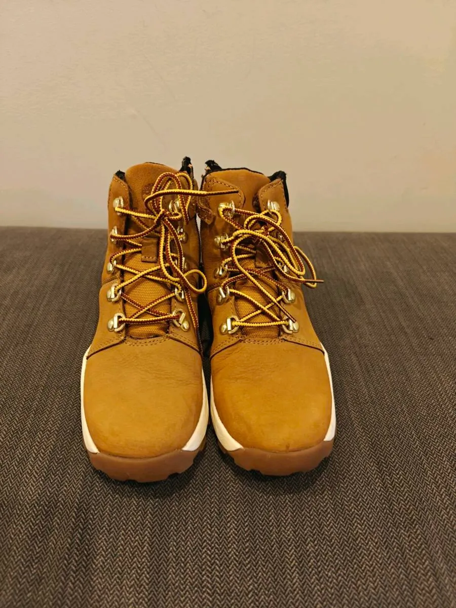 Timberland Brooklyn Hiker Jr.Shoes UK 1.5 - Image 1