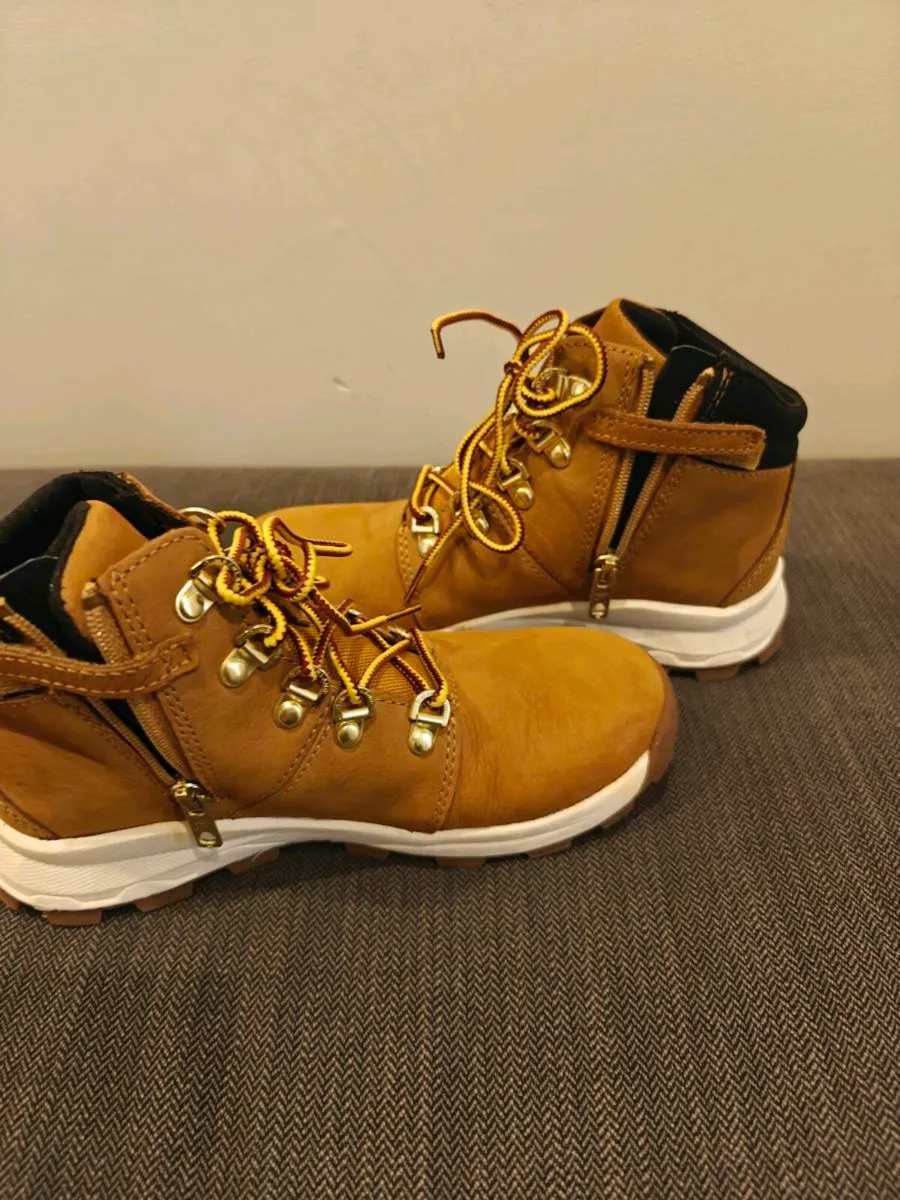 Timberland Brooklyn Hiker Jr.Shoes UK 1.5 - Image 3