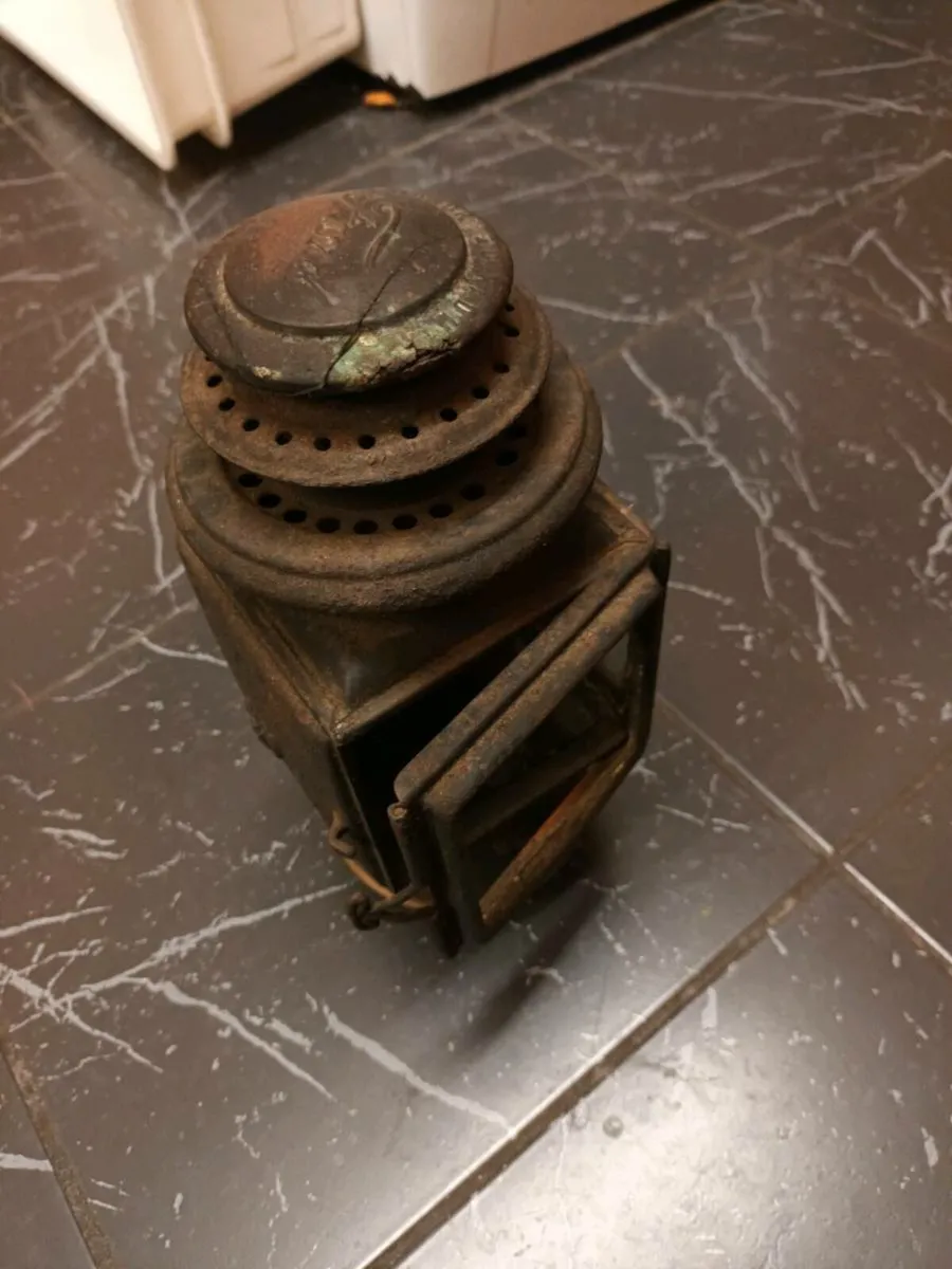 Veteran Car Sidelamp - Image 1