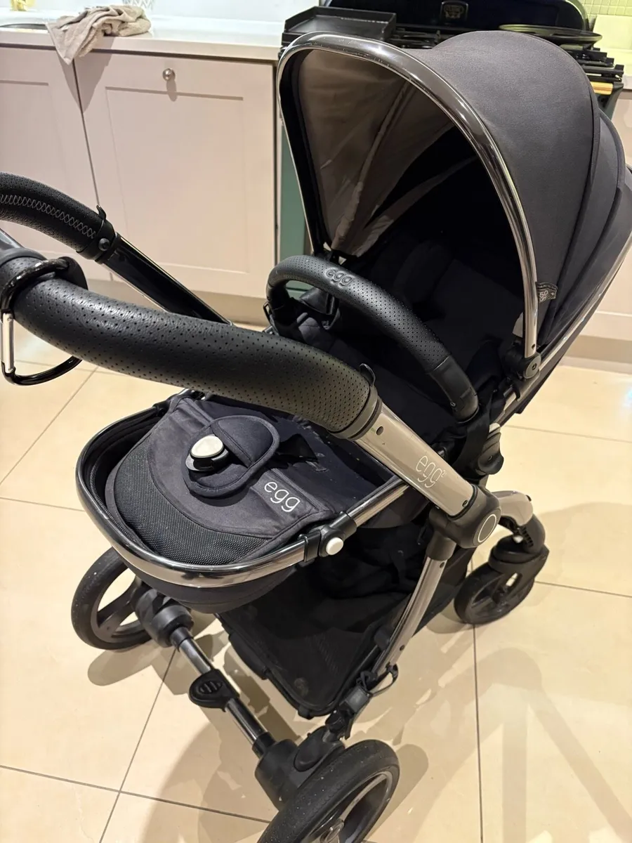 Egg 2 bassinet stroller and buggy board - Image 2