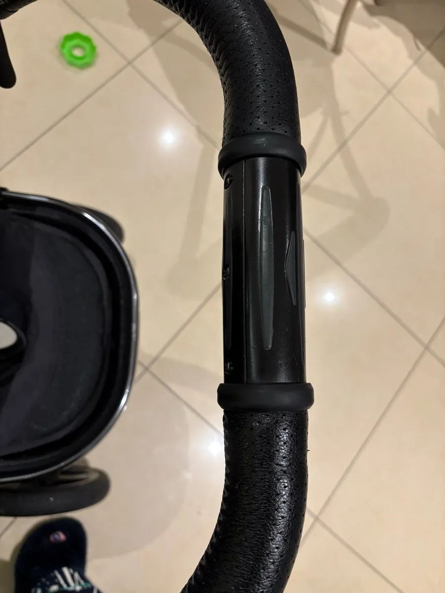 Egg 2 bassinet stroller and buggy board - Image 3