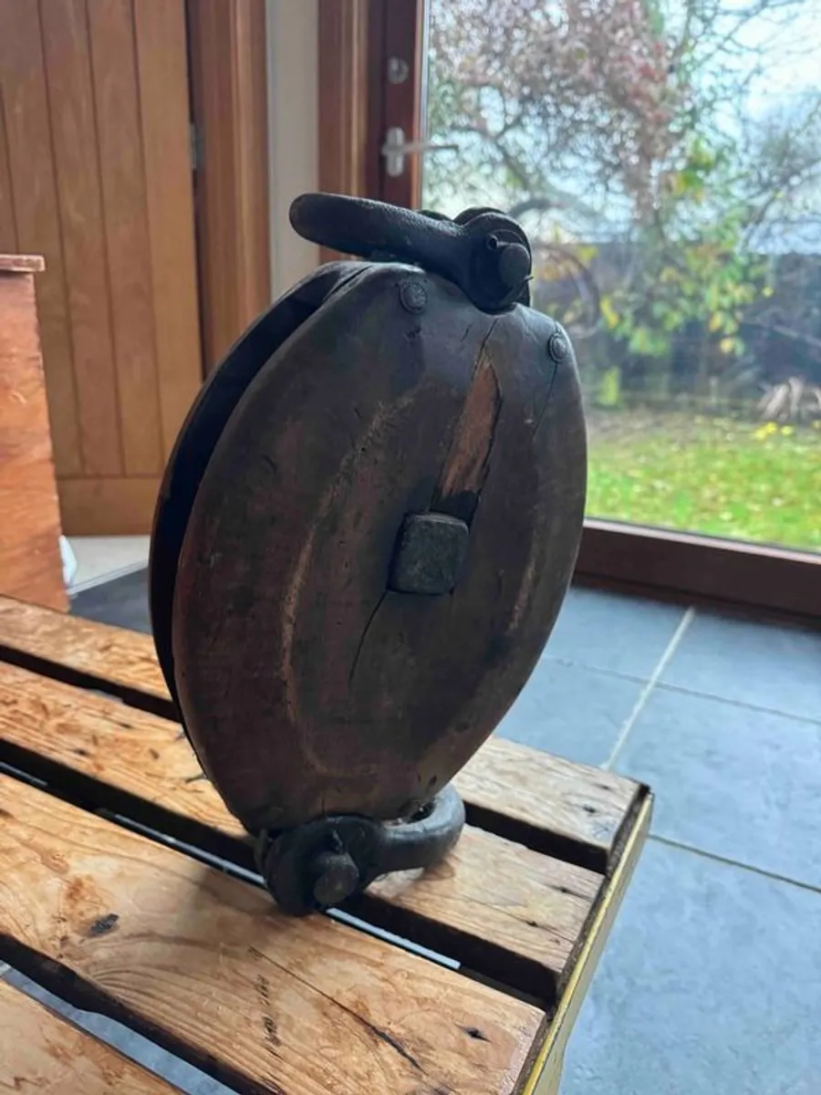 French Antique maritime ship pulley - Image 2