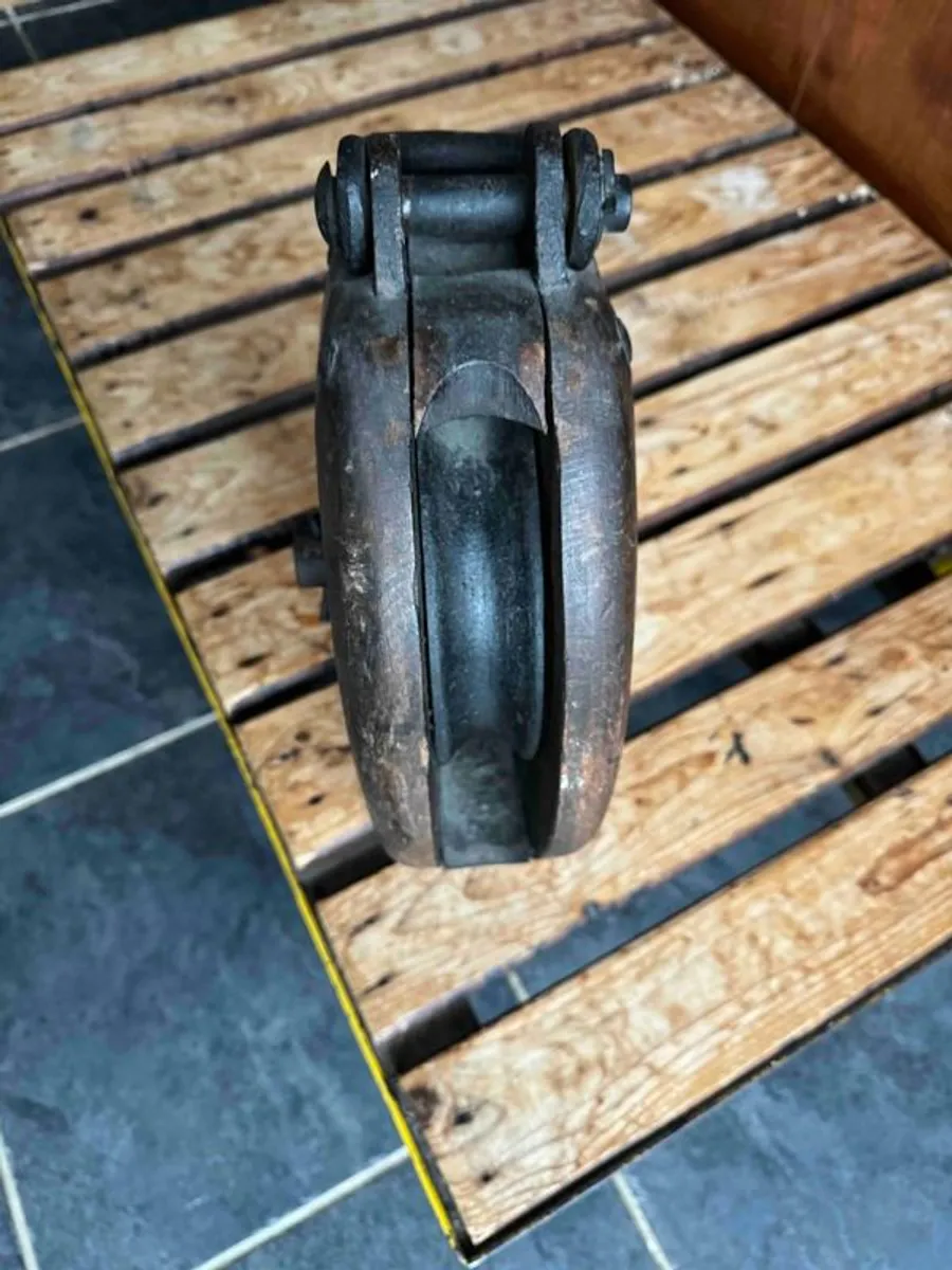 French Antique maritime ship pulley - Image 4