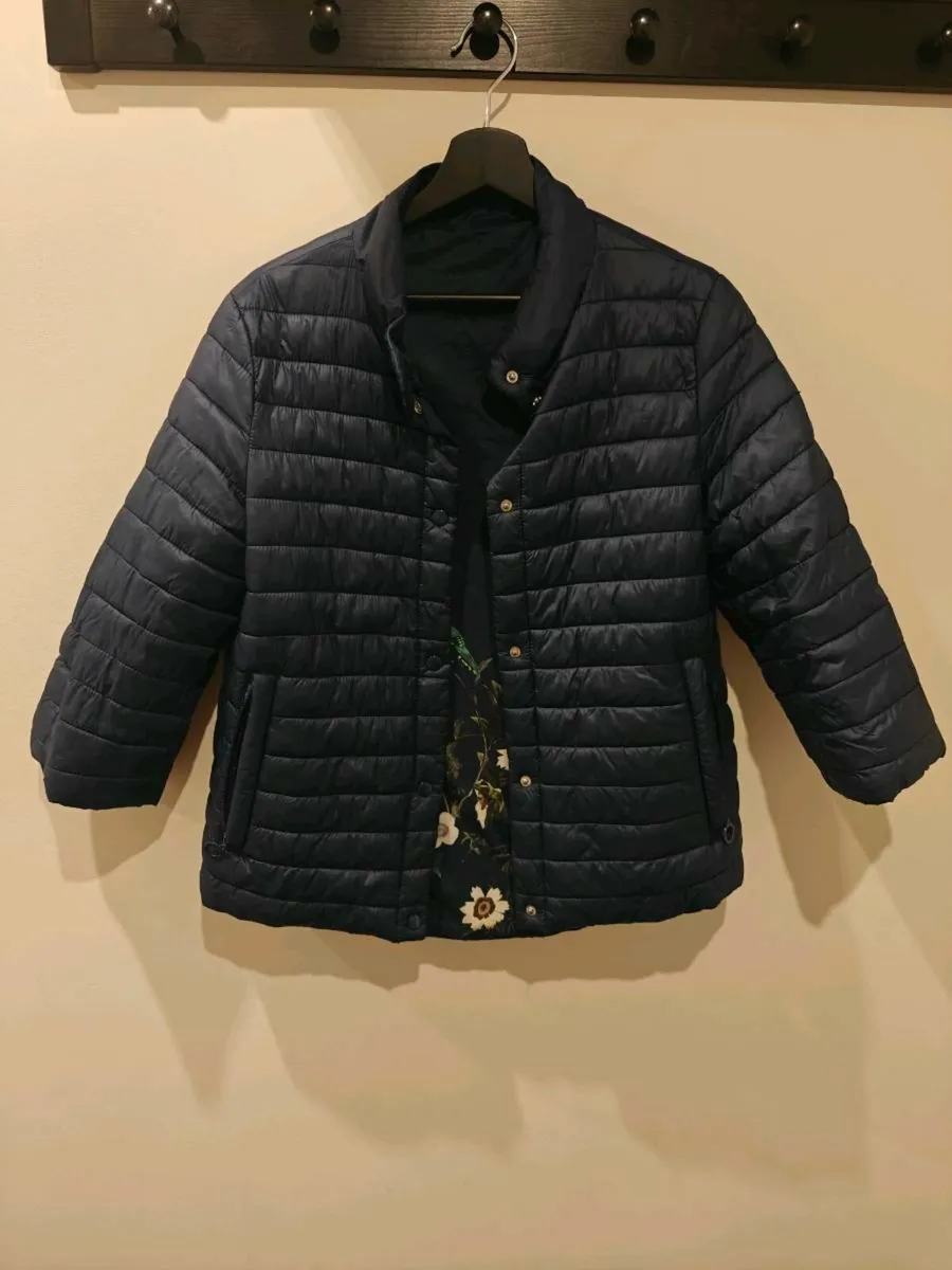 Women's doubles side,3/4 sleeve jacket.Size M-L - Image 1