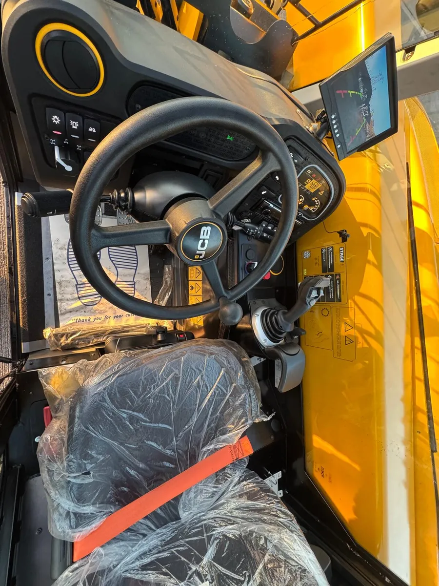 2025 JCB 525-60 - Image 4