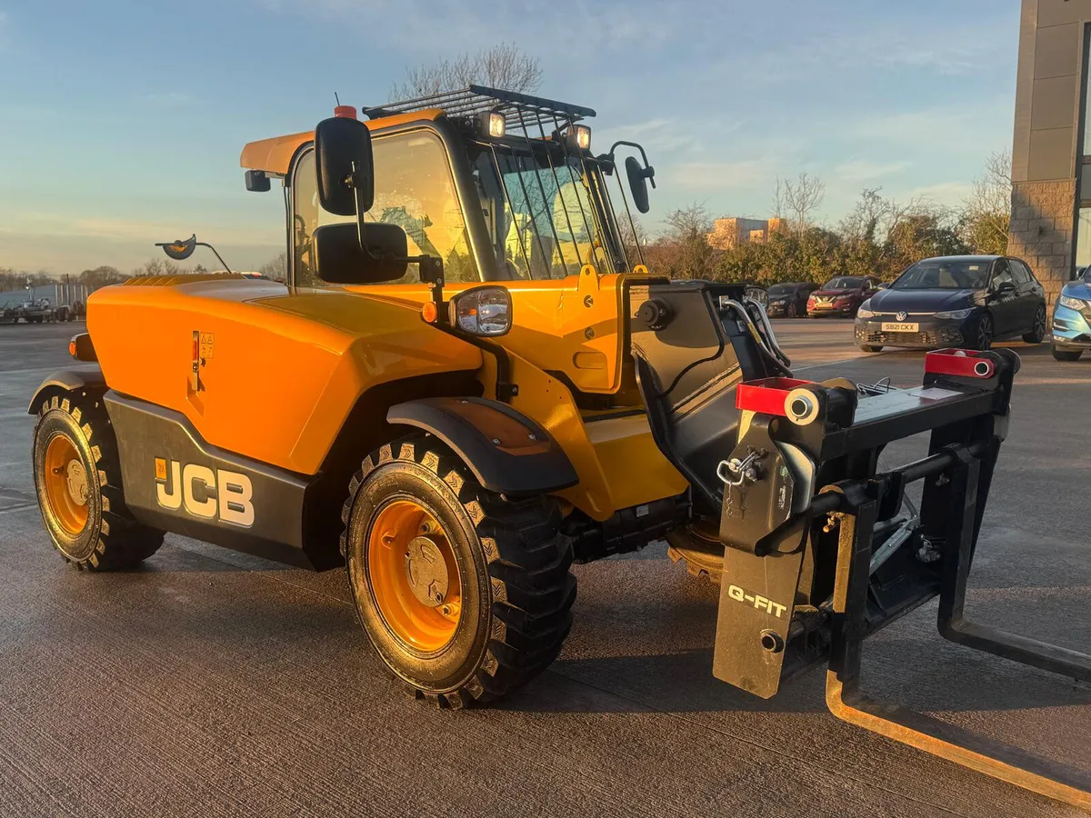 2025 JCB 525-60 - Image 2
