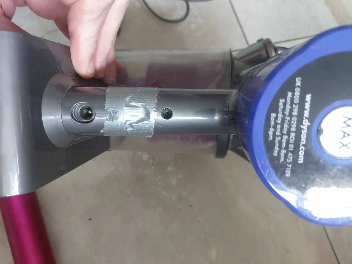 Dyson V6 Absolute (Weak battery) - Image 3