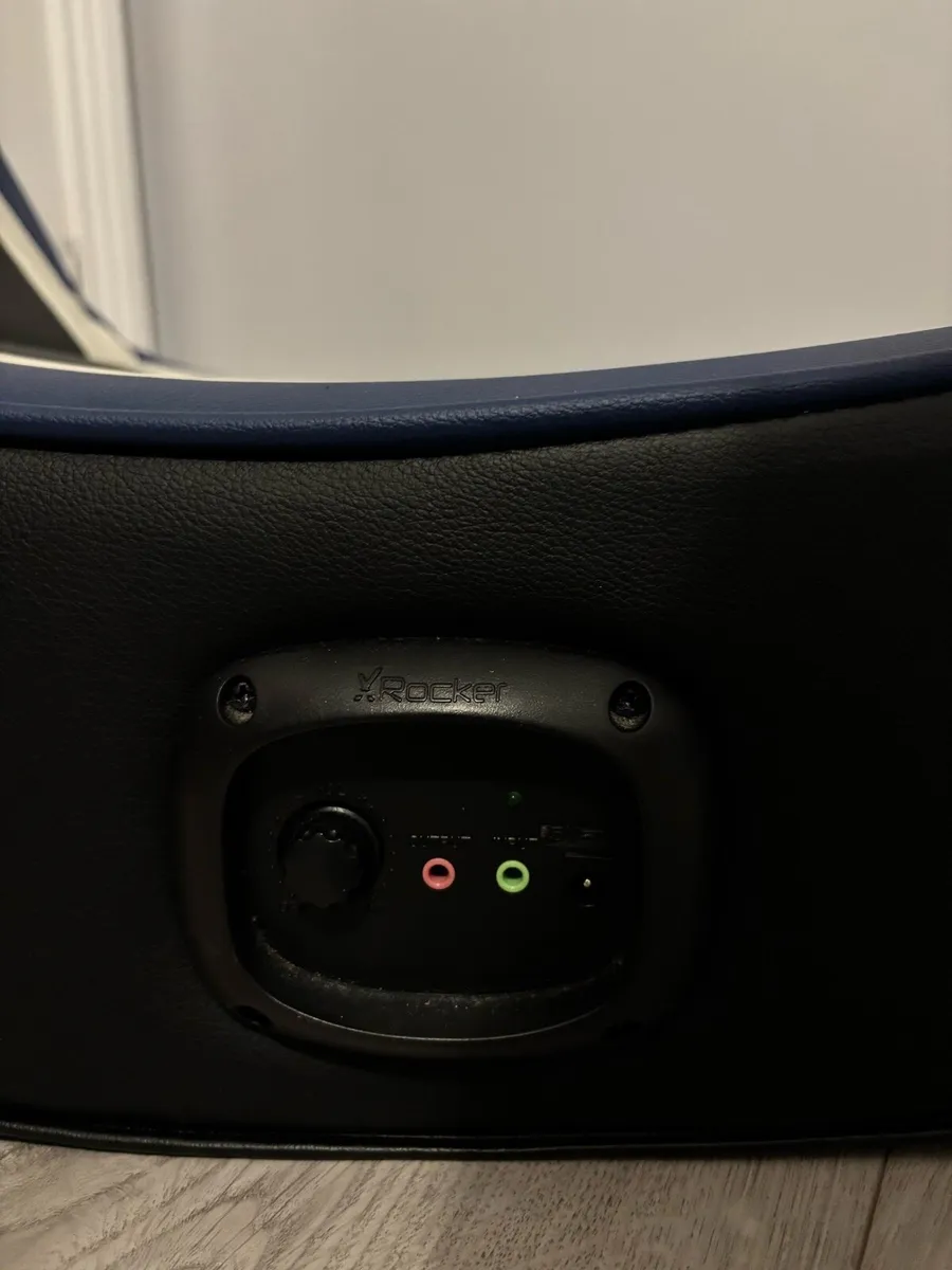 Nearly new Kids Gaming Chair - Image 3