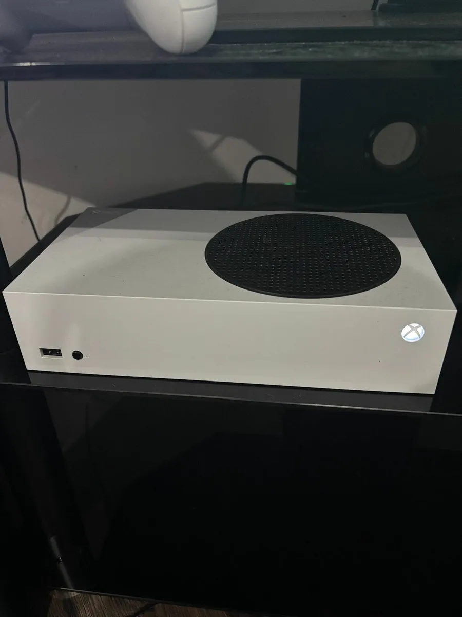 XBOX Series S - 1TB - Image 1